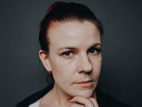   (IV)