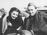 На сьемках к/ф "Иванна" во Львове (1959).Инна Бурдученко. Справа - актер Борис Харитонов