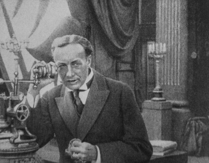    (1924)