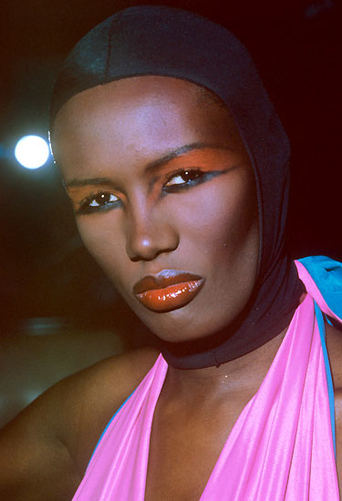 Грейс Джонс (Grace Jones, Grace Mendoza) - актриса - фотографии -европейские актрисы - Кино-Театр.Ру