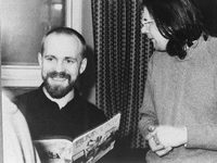 1989 .