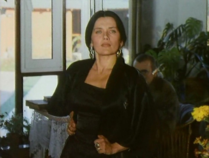   (2001)