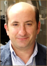   (Antonio Albanese) 