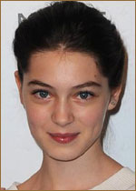   (Anamaria Vartolomei) 