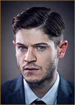   (Iwan Rheon) 