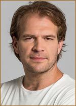   (Zoltán Schmied) 