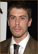   (Toby Kebbell) 