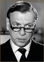   (Kenneth Cranham) 