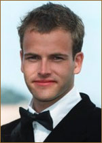    (Jonny Lee Miller) 