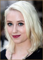   (Lily Loveless) 
