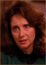    (Mary Jo Deschanel) 