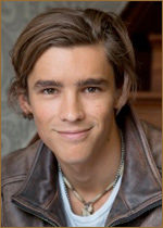   (Brenton Thwaites) 