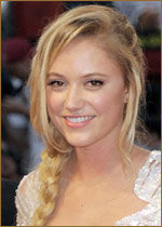   (Maika Monroe, Maika Monroe Buckley) 