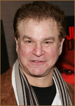   (Robert Wuhl) 
