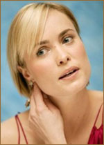   (Radha Mitchell) 