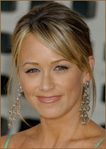   (Christine Taylor) 