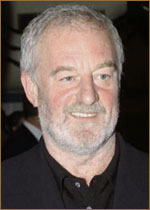   (Bernard Hill) 