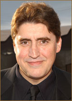   (Alfred Molina) 