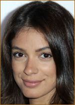    (Laysla De Oliveira) 
