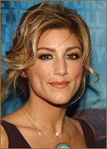   (Jennifer Esposito) 