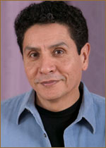   (Robert Covarrubias) 