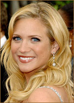   (Brittany Snow) 