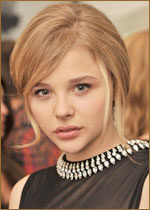    (Chloë Grace Moretz) 