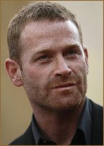   (Max Martini) 