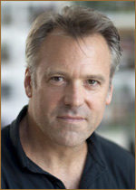   (Wally Pfister, Walter Pfister) 
