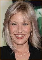    (Joey Lauren Adams) 