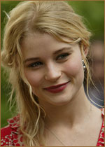    (Emilie de Ravin) 