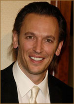   (Steve Valentine) 