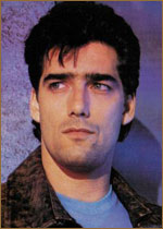   (Ken Wahl) 