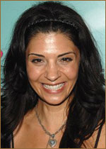   (Callie Thorne) 