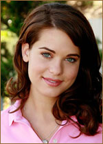   (Lyndsy Fonseca) 