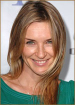   (Ever Carradine) 