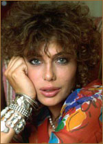   (Kelly LeBrock) 