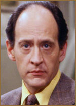   (Earl Boen) 