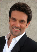   (Anthony Crivello) 