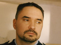  (1999)