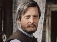   (1976)