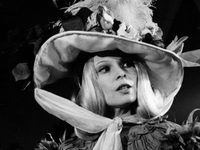   (1975)