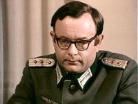    (1976)