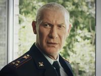 ׸  (2019)