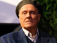 100 (2019)