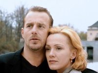  (1998)