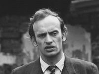   (1976)