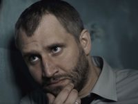  (2015)
