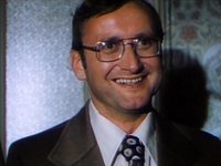   (1976)