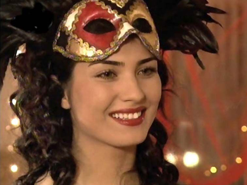 Туба Бюйюкюстюн (Tuba Buyukustun, Hatice Tuba Büyüküstün) актриса биография азиатские